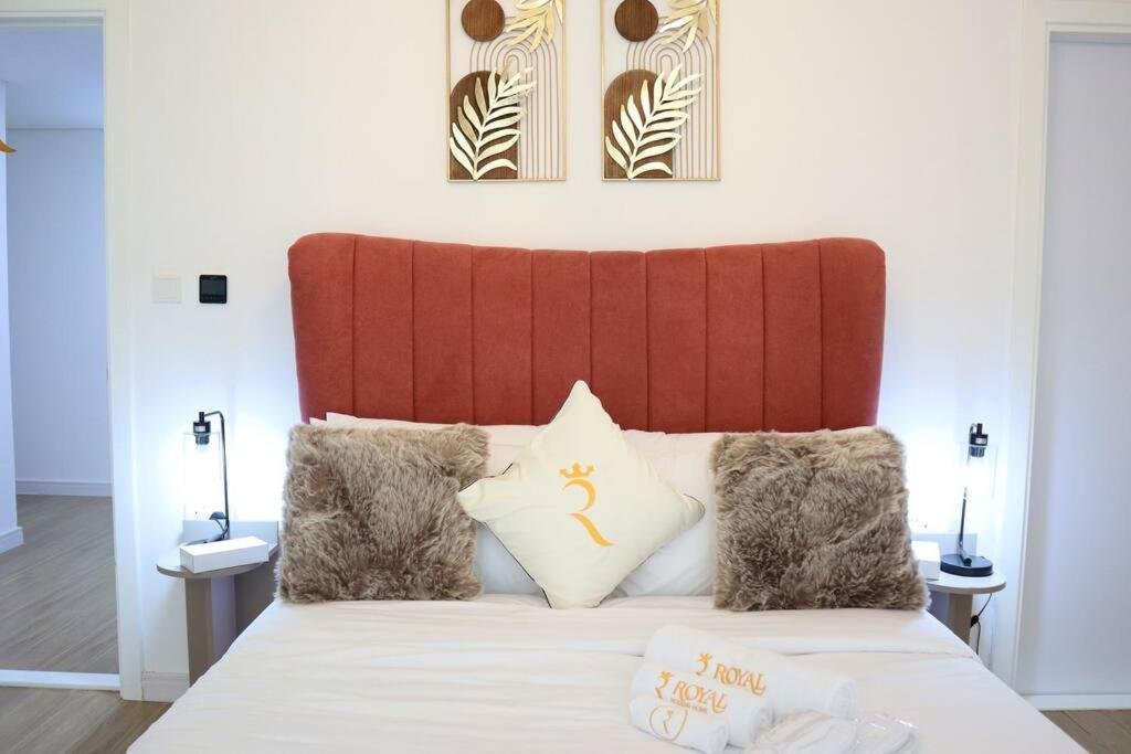 Lovely 3br Oasis With Pool & Private Parking In Masdar