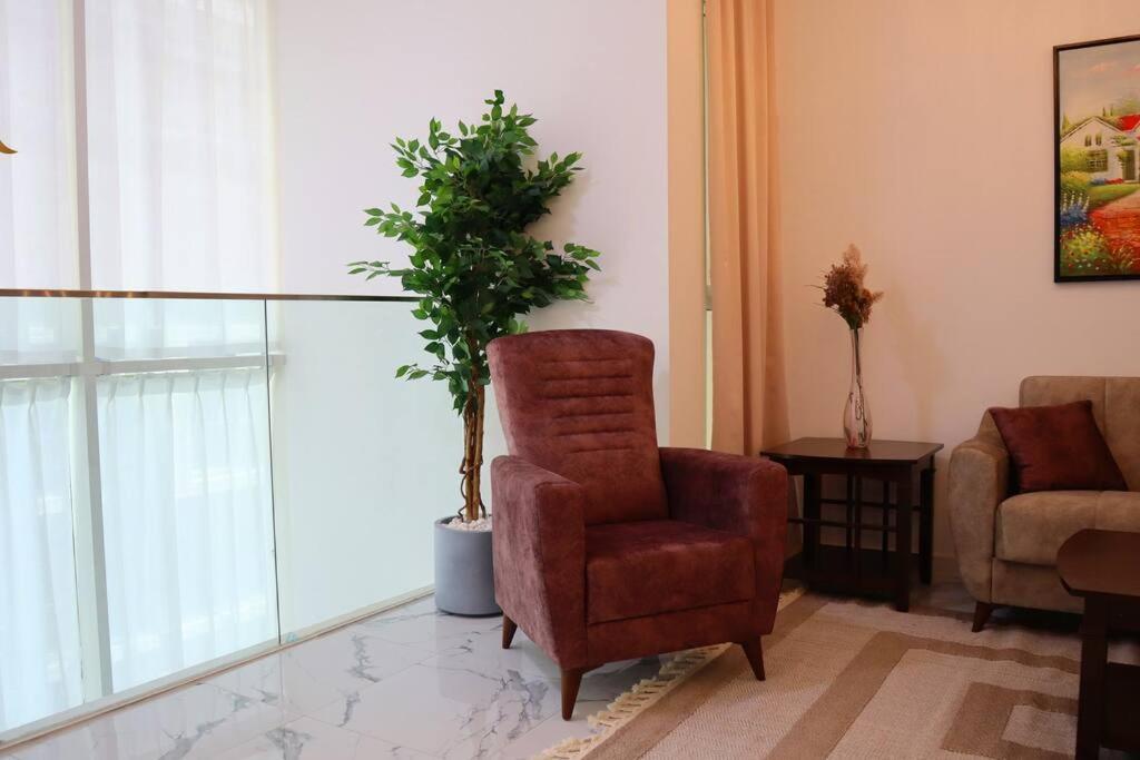 Lovely 3br Oasis With Pool & Private Parking In Masdar * Abou Dabi