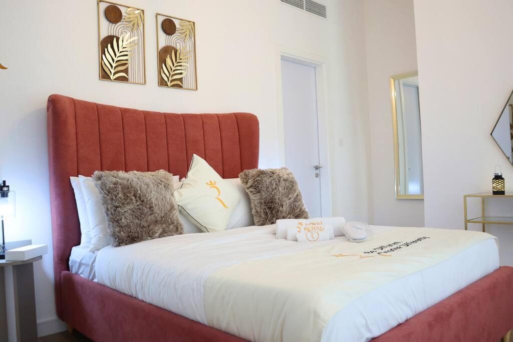 Lovely 3br Oasis With Pool & Private Parking In Masdar Abou Dabi