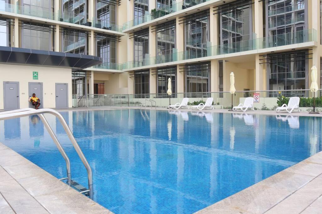 Lovely 3br Oasis With Pool & Private Parking In Masdar * Abou Dabi