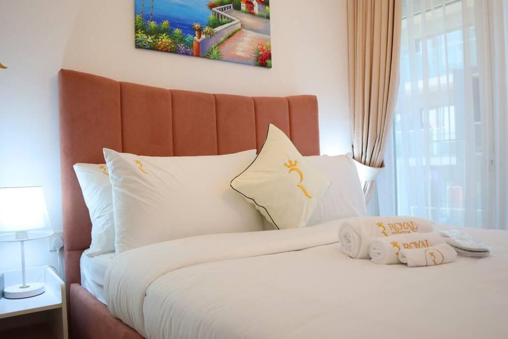 Lovely 3br Oasis With Pool & Private Parking In Masdar Appartement *
