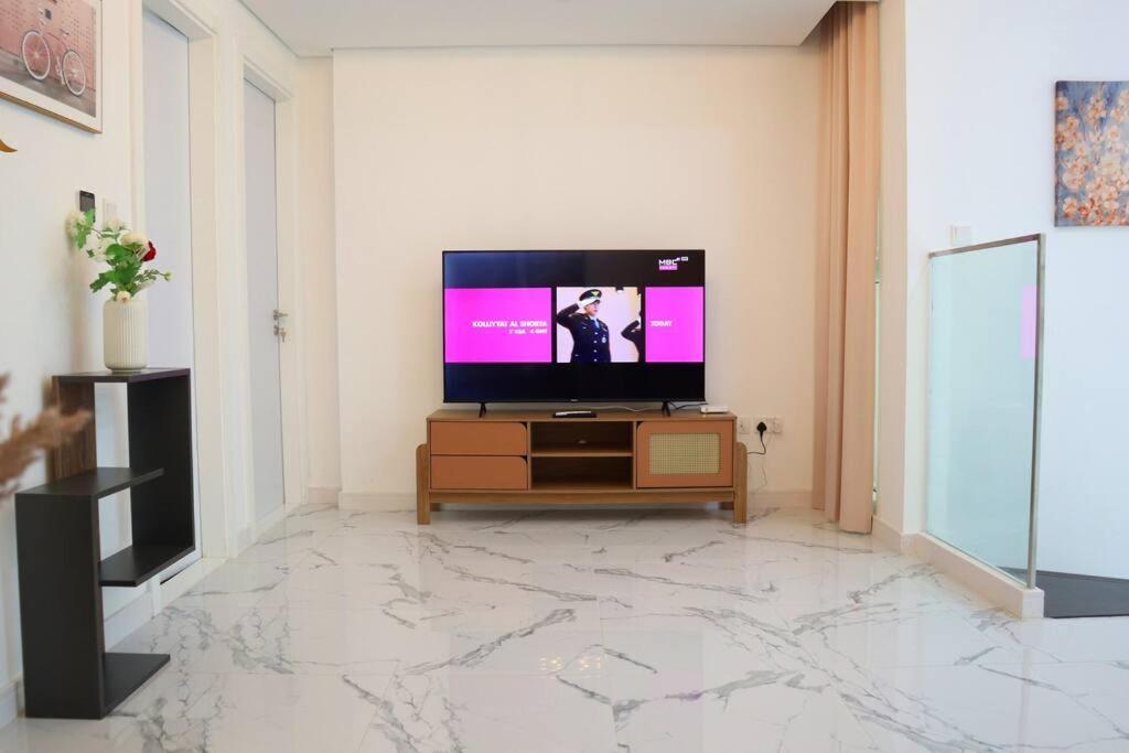 Appartement Lovely 3br Oasis With Pool & Private Parking In Masdar Abou Dabi
