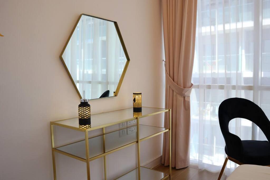 Lovely 3br Oasis With Pool & Private Parking In Masdar Appartement *