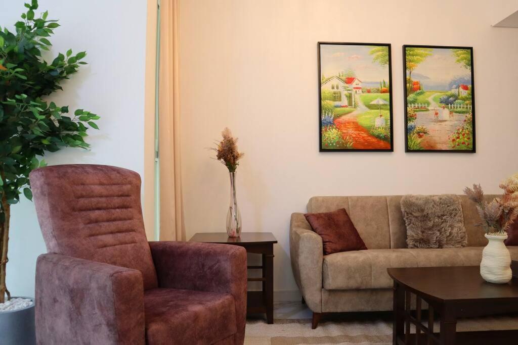 Appartement Lovely 3br Oasis With Pool & Private Parking In Masdar *