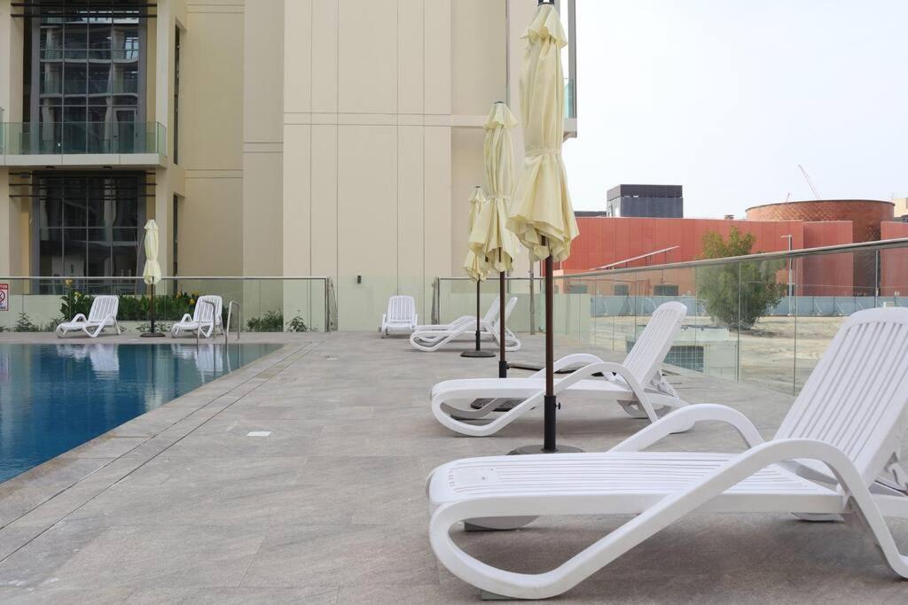Lovely 3br Oasis With Pool & Private Parking In Masdar *