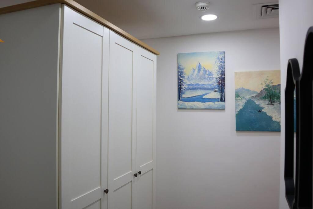Lovely 3br Oasis With Pool & Private Parking In Masdar Appartement *