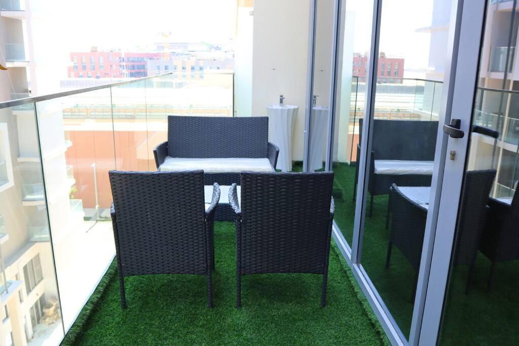 Lovely 3br Oasis With Pool & Private Parking In Masdar Appartement *
