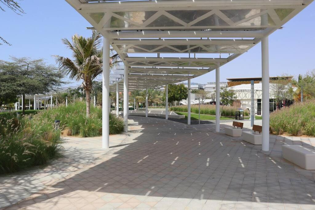 Lovely 3br Oasis With Pool & Private Parking In Masdar * Abou Dabi