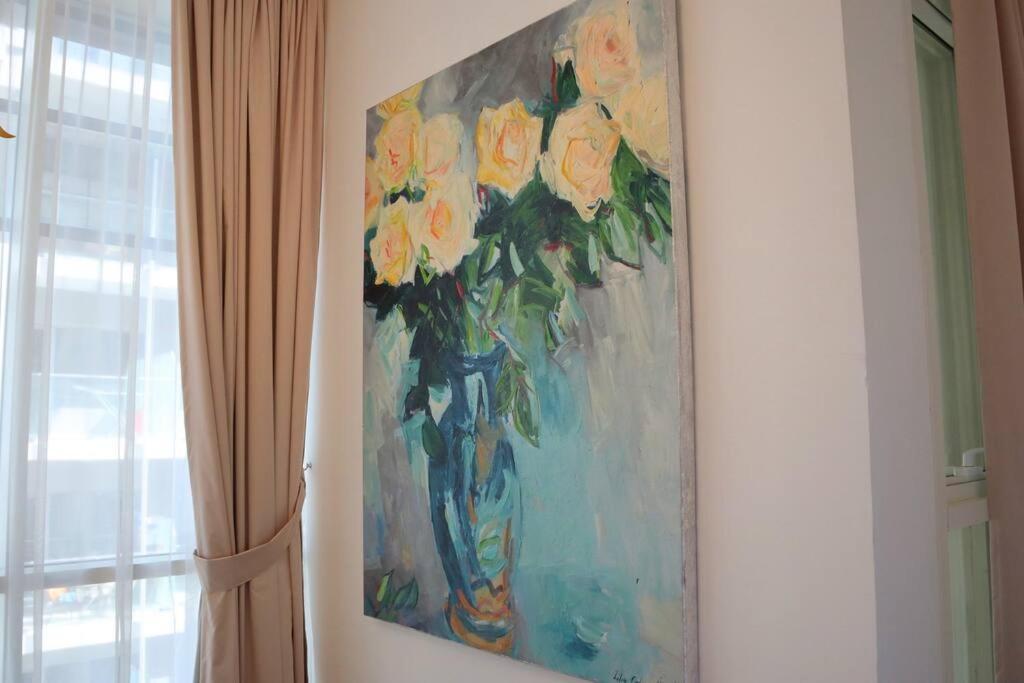 Lovely 3br Oasis With Pool & Private Parking In Masdar Appartement