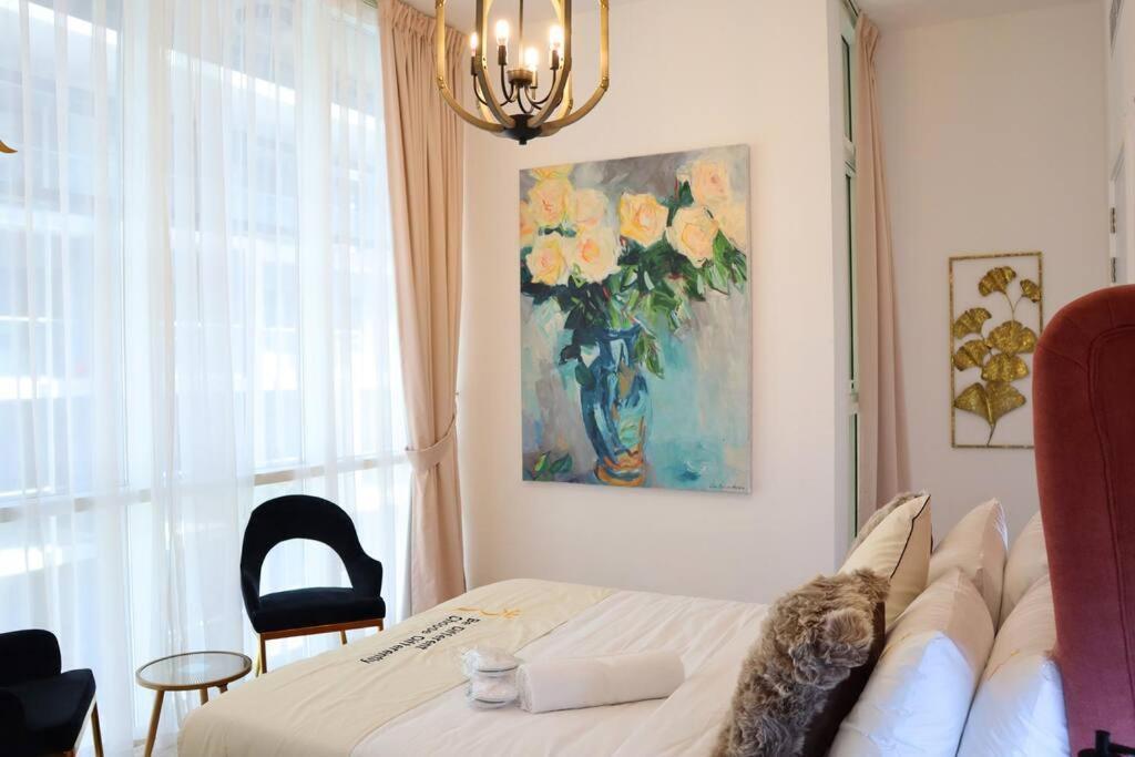 Lovely 3br Oasis With Pool & Private Parking In Masdar Appartement