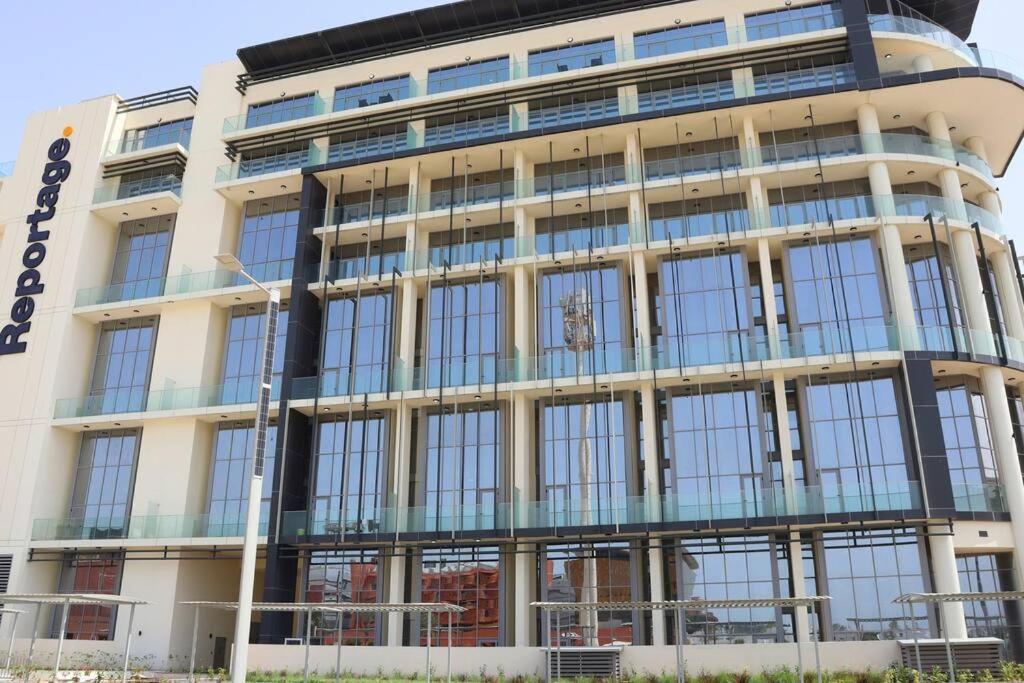 Appartement Lovely 3br Oasis With Pool & Private Parking In Masdar