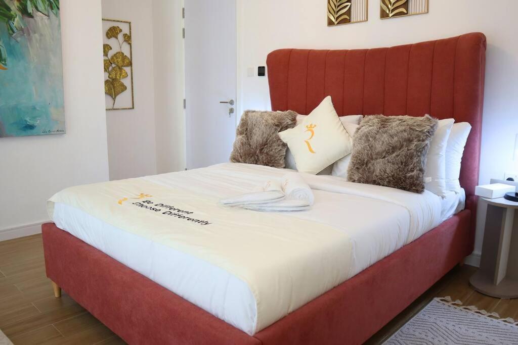 Lovely 3br Oasis With Pool & Private Parking In Masdar Appartement *