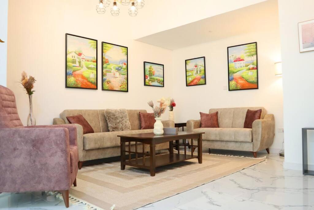 Appartement Lovely 3br Oasis With Pool & Private Parking In Masdar *