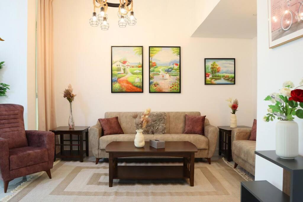 Lovely 3br Oasis With Pool & Private Parking In Masdar *